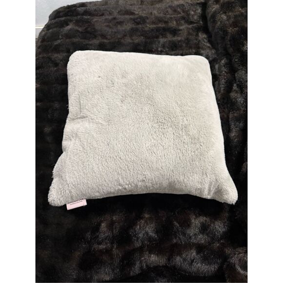 Rachel Zoe Faux Fur Throw pillow Gray Luxury cozy comfy - Picture 1 of 3